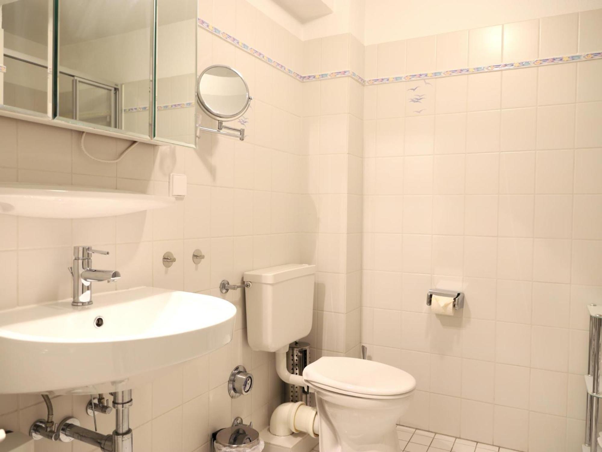 Ruhig Gelegenes Haus Am Ortseingang Von Wenningstedt Apartamento Exterior foto